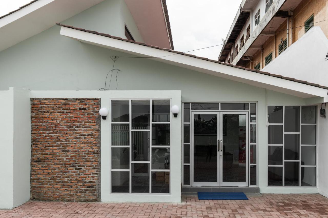 Reddoorz Plus Near Rs Usu Medan 2 Exterior photo